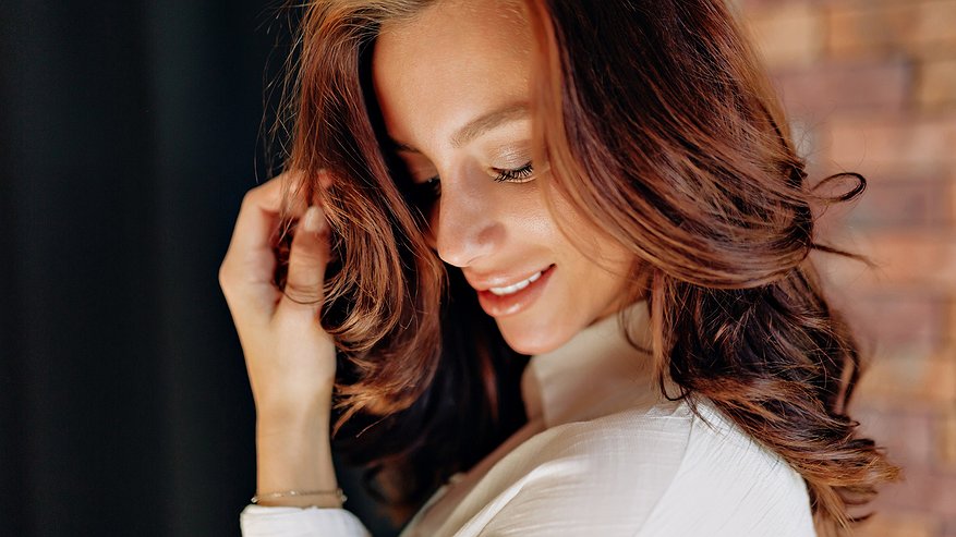 Главная картинка новости: Секрет густых волос без седины: ополаскиваю волосы натуральным эликсиром из доступных продуктов