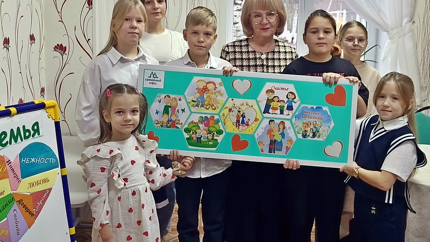 Главная картинка новости: В Радужном и Меленках открылись семейные МФЦ