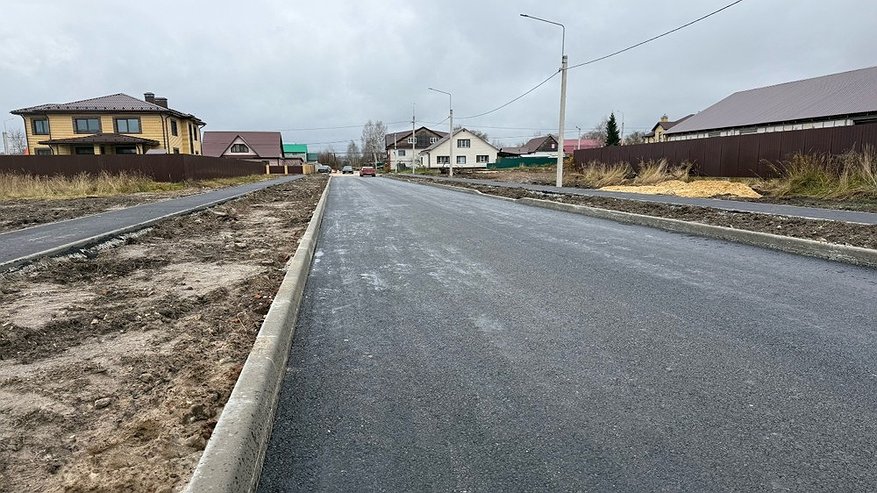 Главная картинка новости: В Гусь-Хрустальном завершают благоустройство квартала для многодетных семей