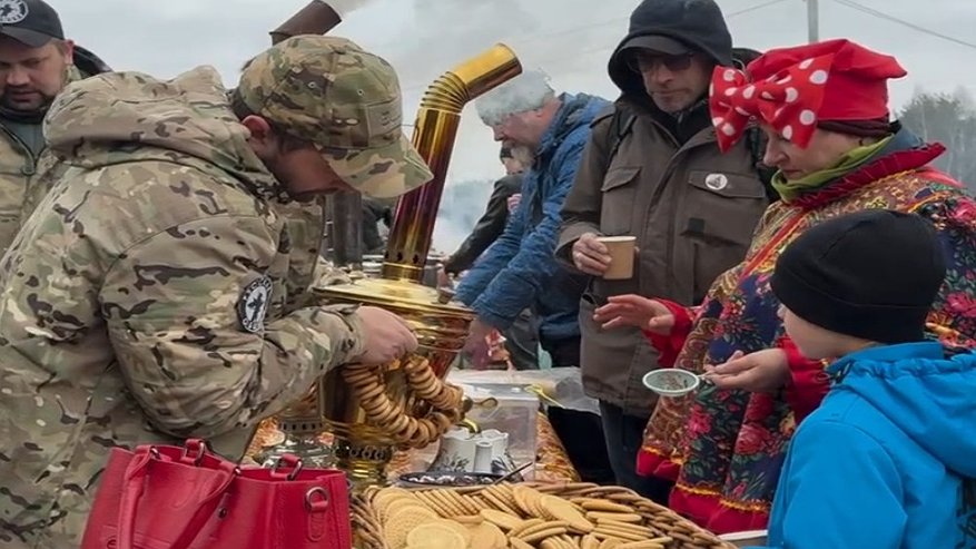 Главная картинка новости: Во Владимире прошёл народный праздник «Русь жива!» с реконструкцией 1612 года