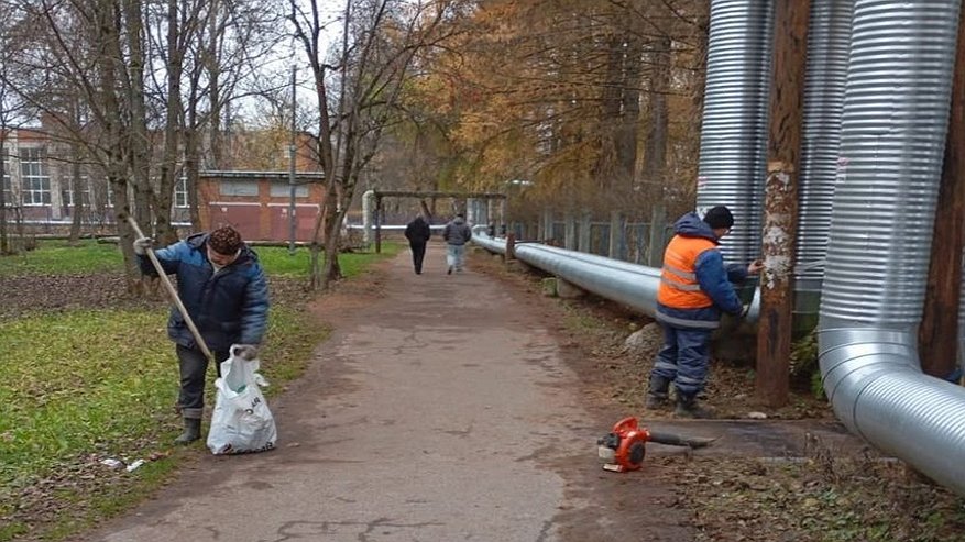 Главная картинка новости: Во Владимире бригады ЦУГД очистили улицы от мусора и незаконной рекламы