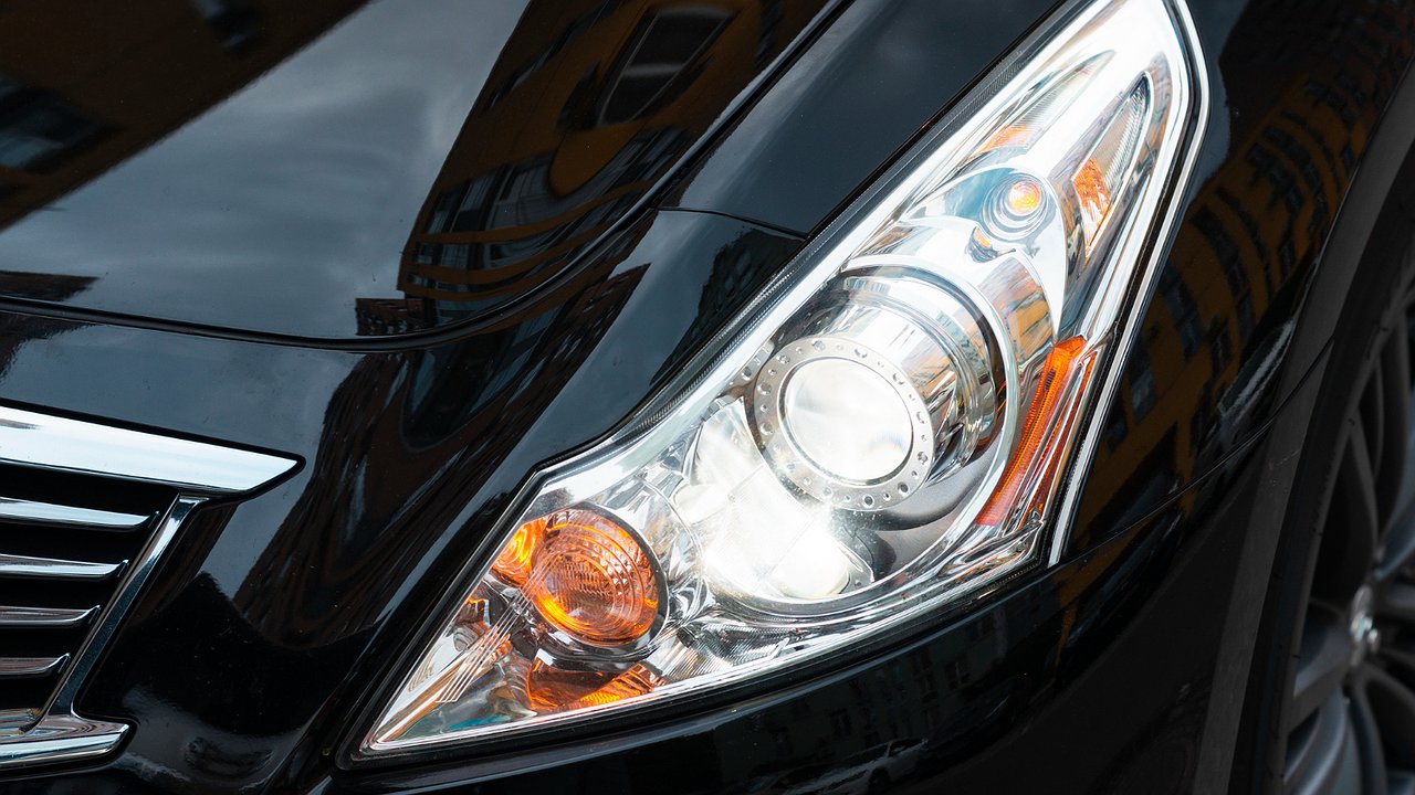 Главная картинка новости: Почему водители перестали включать ближний свет днём, и какое за это предусмотрено наказание