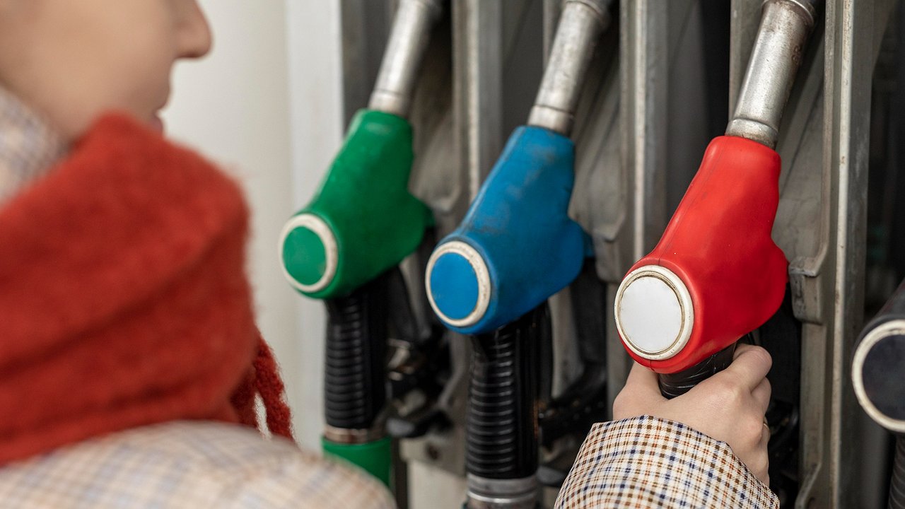 Главная картинка новости: Почему 92-й бензин лучше 95-го - опытный механик поставил точку в давнем споре