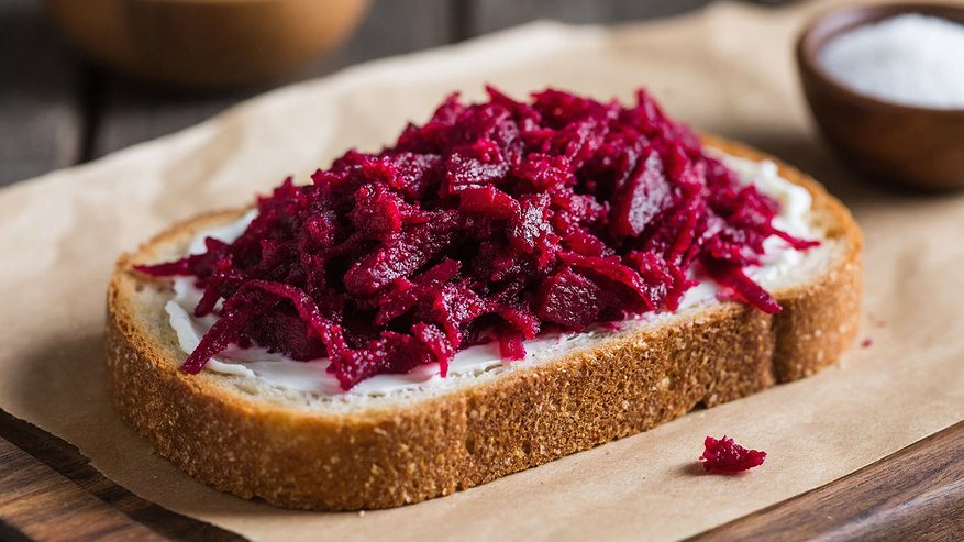 Главная картинка новости: Просто обожаю такую свеклу - готовлю кастрюлю, ставлю в холодильник: использую её и для салата, и как гарнир, и для бутербродов