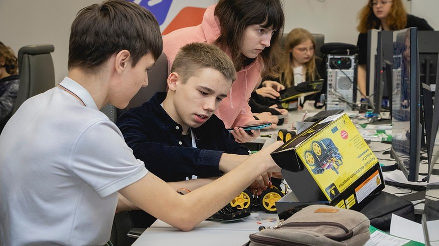 Главная картинка новости: В Коврове прошёл финал инженерного конкурса «Техно. Старт» по робототехнике
