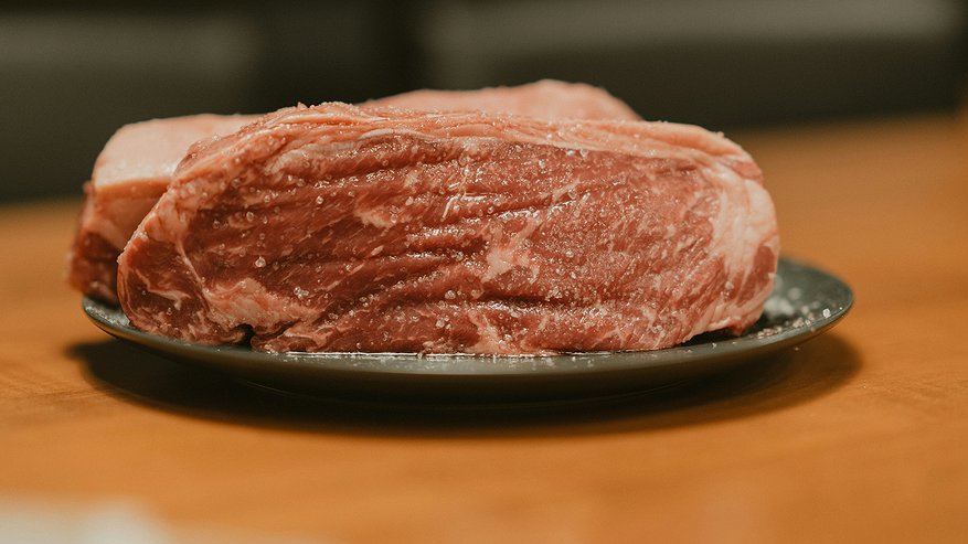 Главная картинка новости: Итальянский вариант сала: простой способ из холодильника или прохладной кладовой