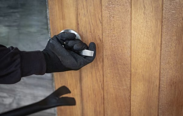 Житель Коврова провернул серию краж из магазинов и дома