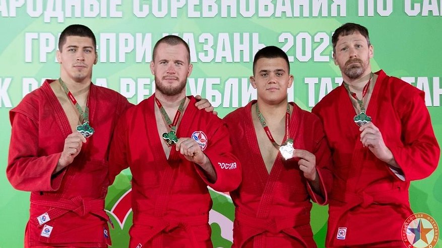 Главная картинка новости: Владимирские самбисты взяли «золото» и «бронзу» на Гран-при в Казани