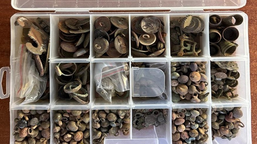 Главная картинка новости: Владимирца осудили на полтора года за незаконные раскопки старинных монет по области