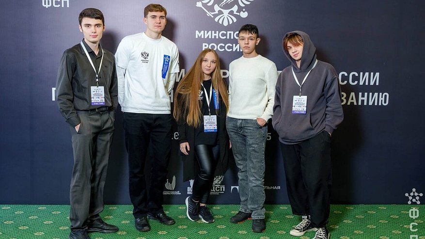 Главная картинка новости: Спортсмены из Владимирской области взяли медали на чемпионатах по программированию