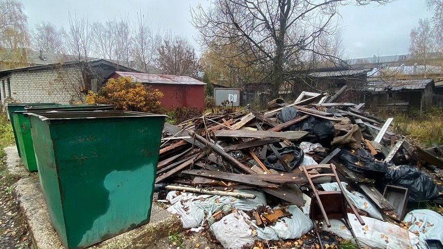 Главная картинка новости: В Меленковском районе разрослась новая несанкционированная свалка