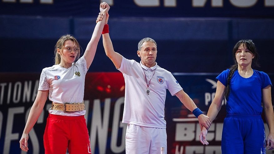 Главная картинка новости: Студентка из Владимира стала чемпионкой Всероссийских и мировых состязаний по мас-рестлингу