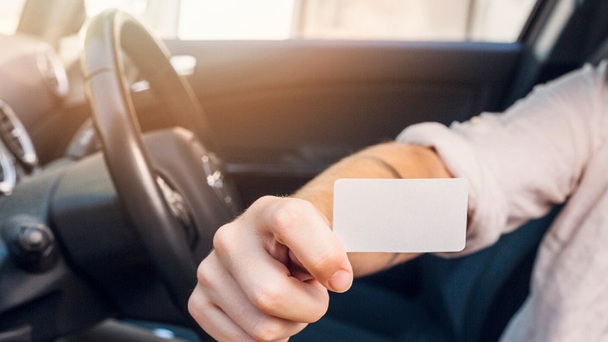 Главная картинка новости: Покупка водительских прав обернулась для жителя Собинки уголовным делом и судом