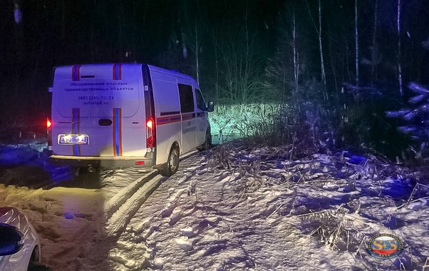 Под Камешковом спасатели вынесли из леса заблудившегося рыбака