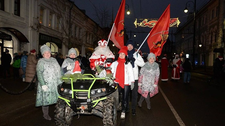 Главная картинка новости: Владимирские артисты выступили на празднике Дедов Морозов в Рыбинске
