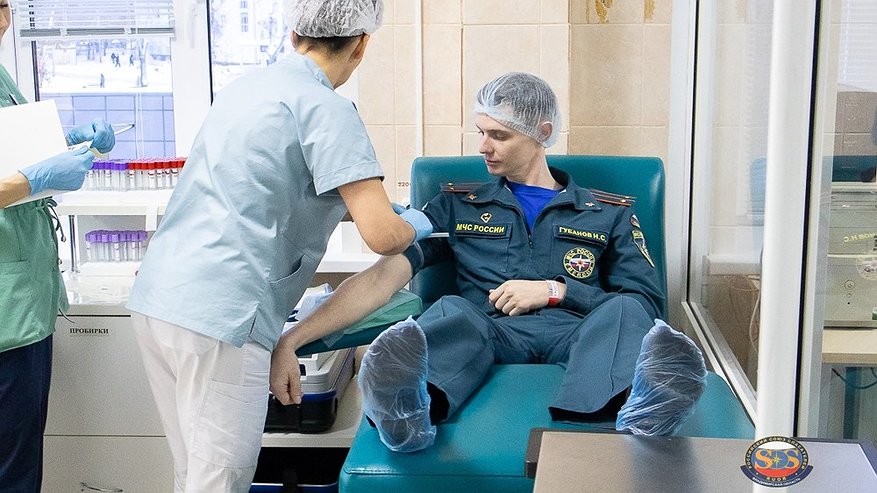 Главная картинка новости: Спасатели и сотрудники МЧС во Владимире стали донорами крови