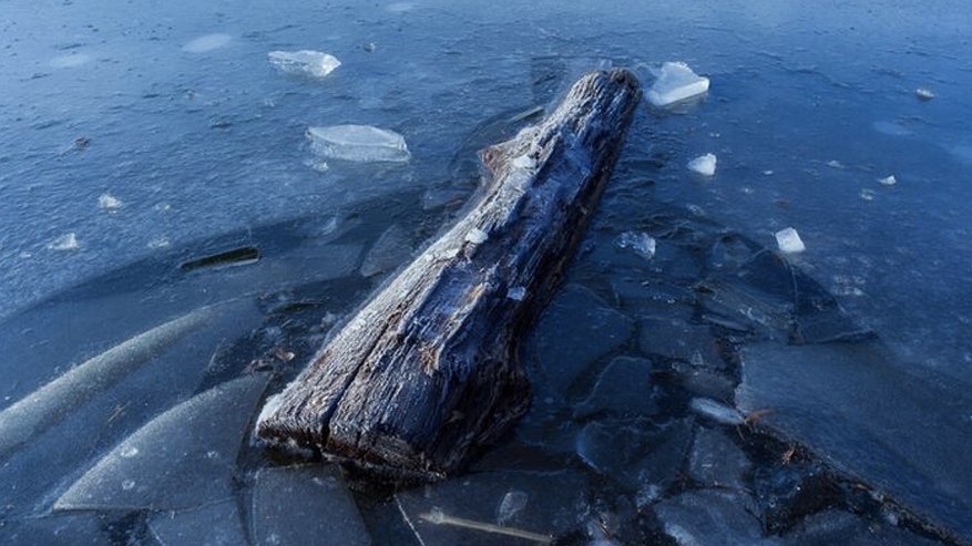 Главная картинка новости: Как выглядит критически опасный лёд: рассказали владимирские специалисты