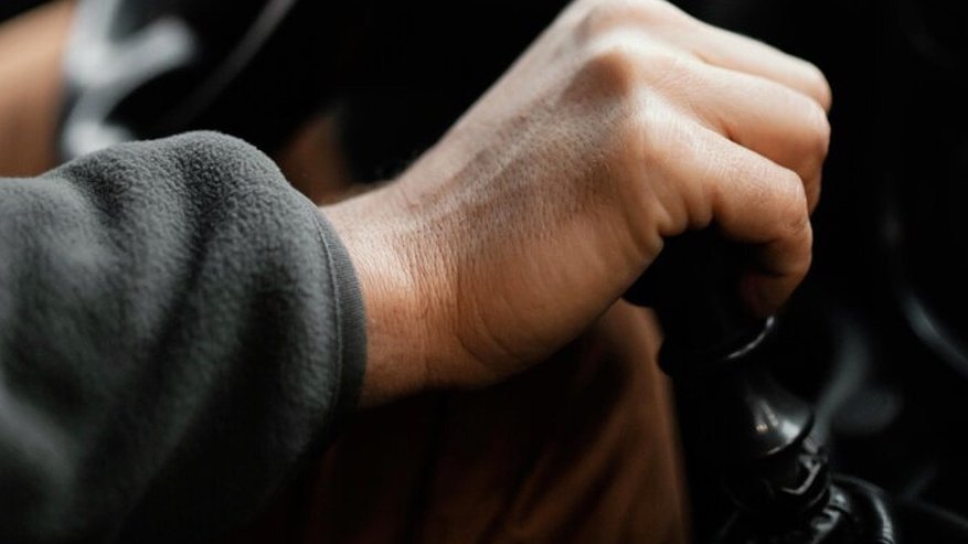 Главная картинка новости: На трассе М-12 возле Мурома машина врезалась в ограждение