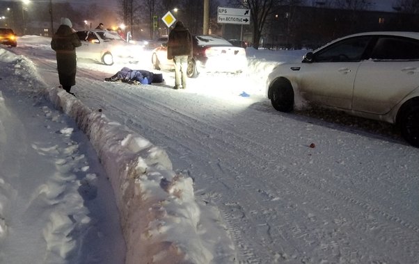 В Суздале машина сбила двух человек на участке без «лежачих полицейских»