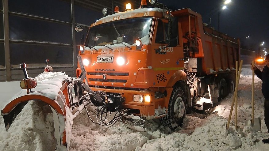 Главная картинка новости: После «Фрэнсиса» во Владимире убрали рекордное количество снега