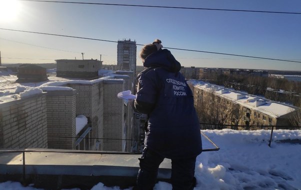 Владимирцев предупреждают о травмах из-за снега и сосулек в зимний период