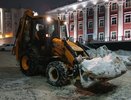 61 единица спецтехники ночью вывозила снег с ключных улиц и районов Владимира