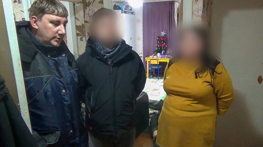 Главная картинка новости: В Радужном возбудили уголовное дело по факту гибели мужчины от ножевого ранения