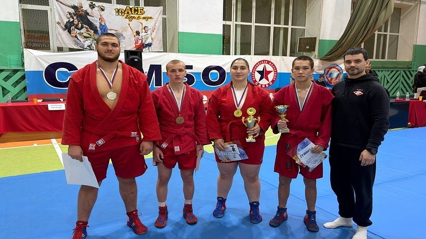 Главная картинка новости: Владимирские самбисты взяли четыре награды на всероссийском турнире в Псковской области