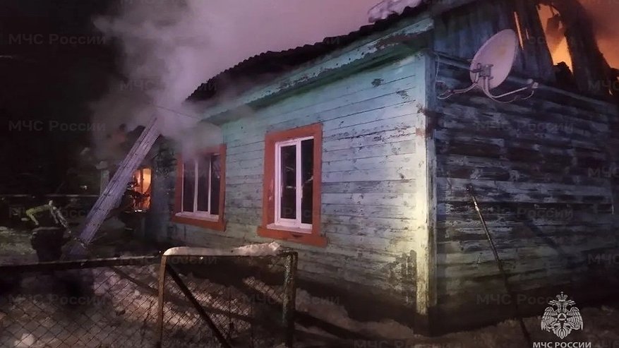 Главная картинка новости: В селе Гавриловское под Суздалем загорелся двухквартирный дом