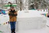 Миниатюра новости: Дворник петушинского детского сада создаёт снежные скульптуры для детей