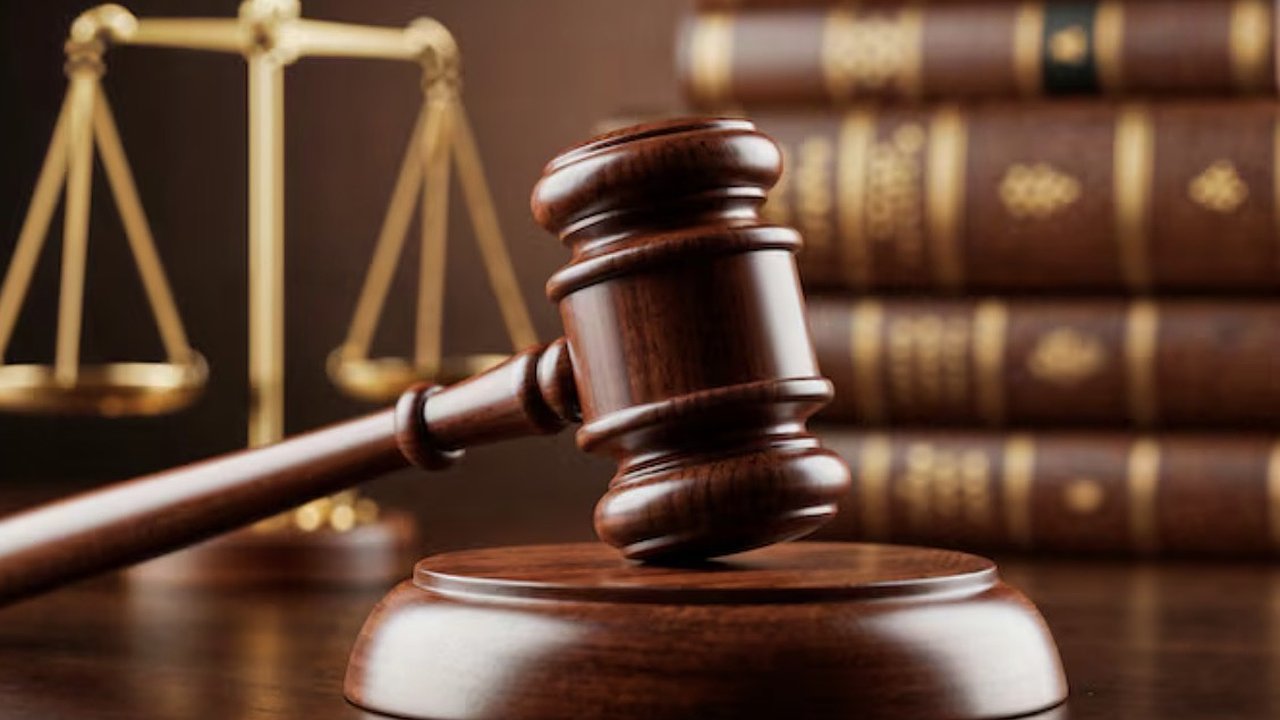 Главная картинка новости: В Карабаново чиновника оштрафовали за задержку ответа на обращение местного жителя