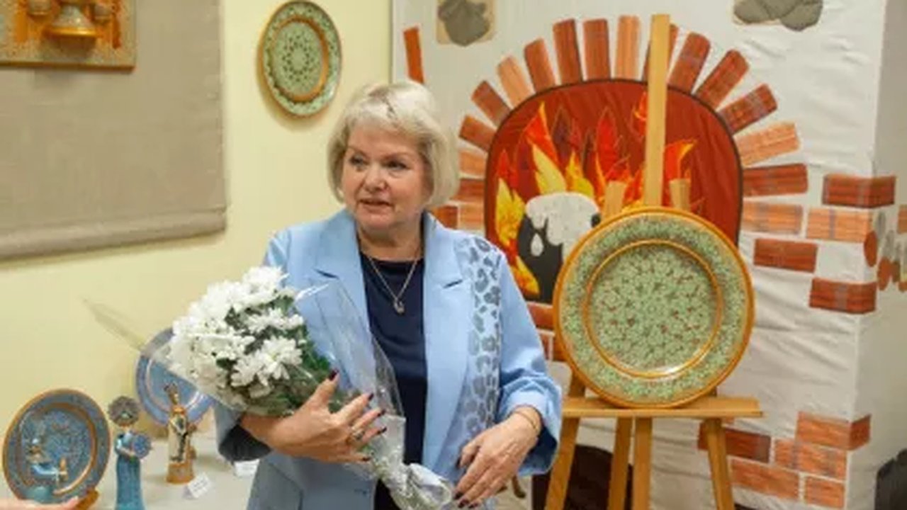 Главная картинка новости: «Сказочные мотивы тумановской росписи»: во Владимире открылась уникальная выставка