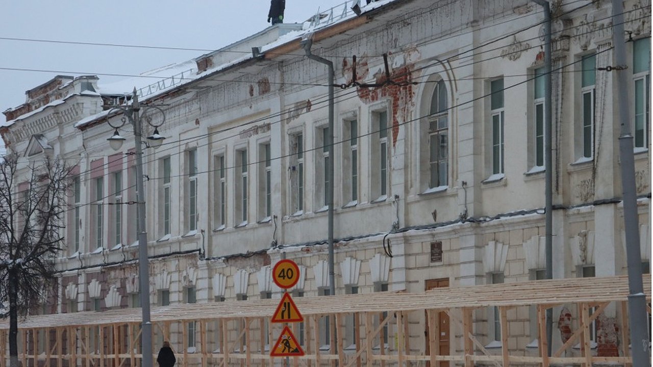 Главная картинка новости: Во Владимире на ремонт школы №1 было выделено около 130 миллионов рублей