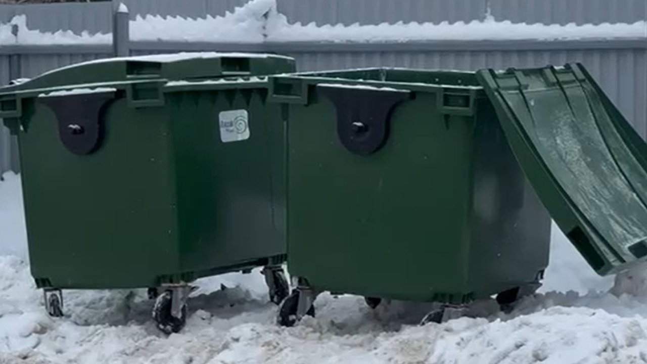 Главная картинка новости: Контейнерные площадки постепенно заменяют бестарный сбор мусора в частных секторах Владимира