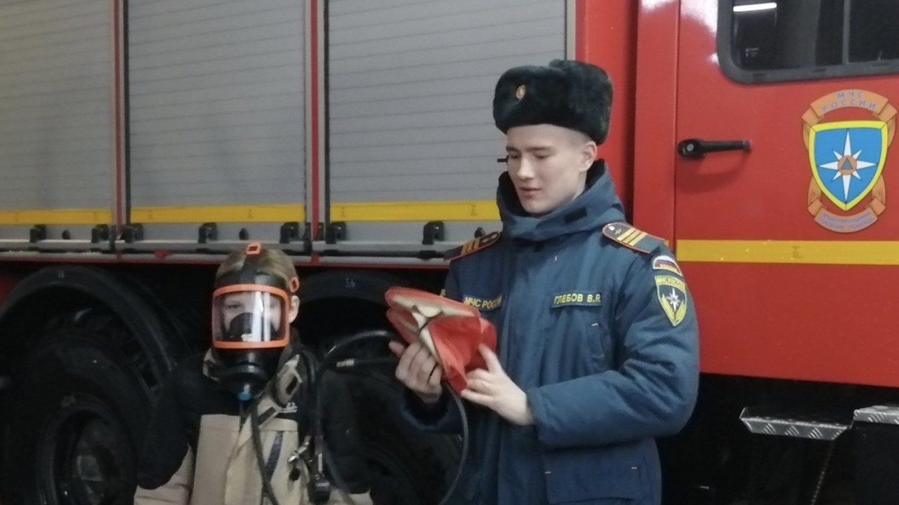 Главная картинка новости: Вязниковские кадеты побывали на экскурсии в пожарно‑спасательной части