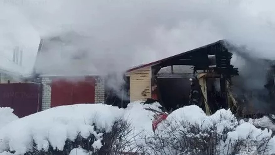 Главная картинка новости: При пожаре в частном доме в Муроме пострадал человек