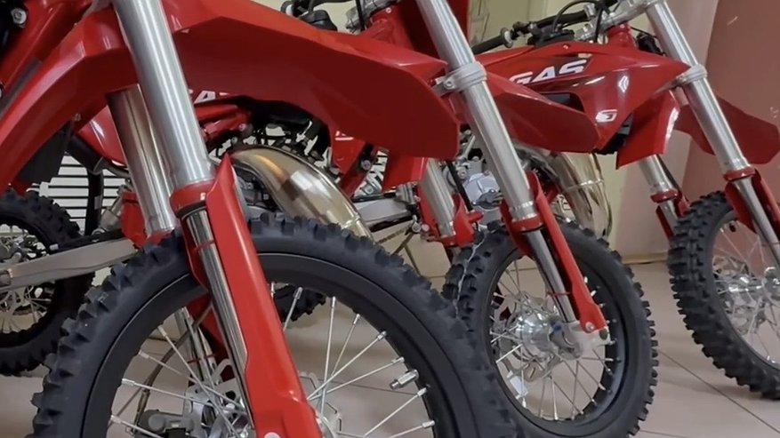 Главная картинка новости: В мотопарк клуба «Владимир-Весна»поступили три новых мотоцикла