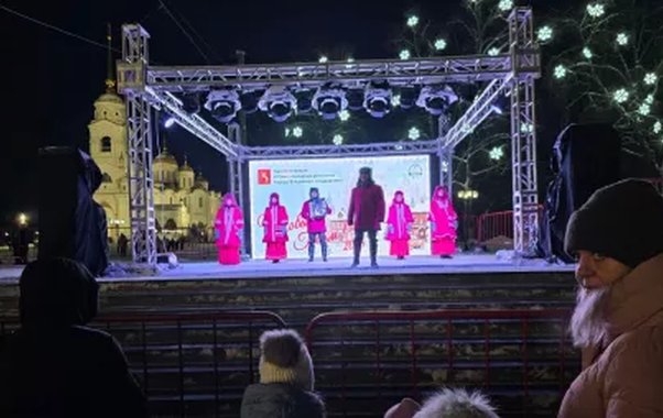 На Соборной площади состоялось уличное представление