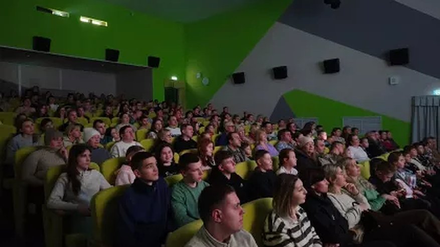 Главная картинка новости: На киносеансе в обновленном ДК Ковровского района был аншлаг